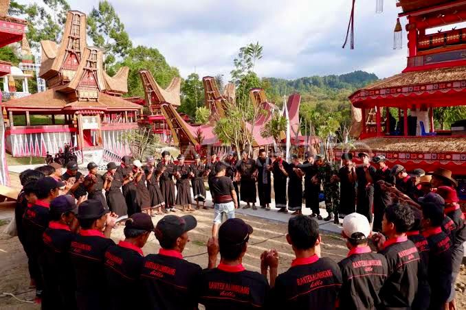 TRANS SULAWESI CULTURE AND NATURE TOUR FINISH IN AMPANA 12 DAYS 11 NIGHTS